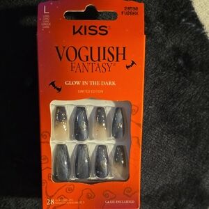 KISS Voguish Fantasy Glow Nails - Blue and Cream with Gold